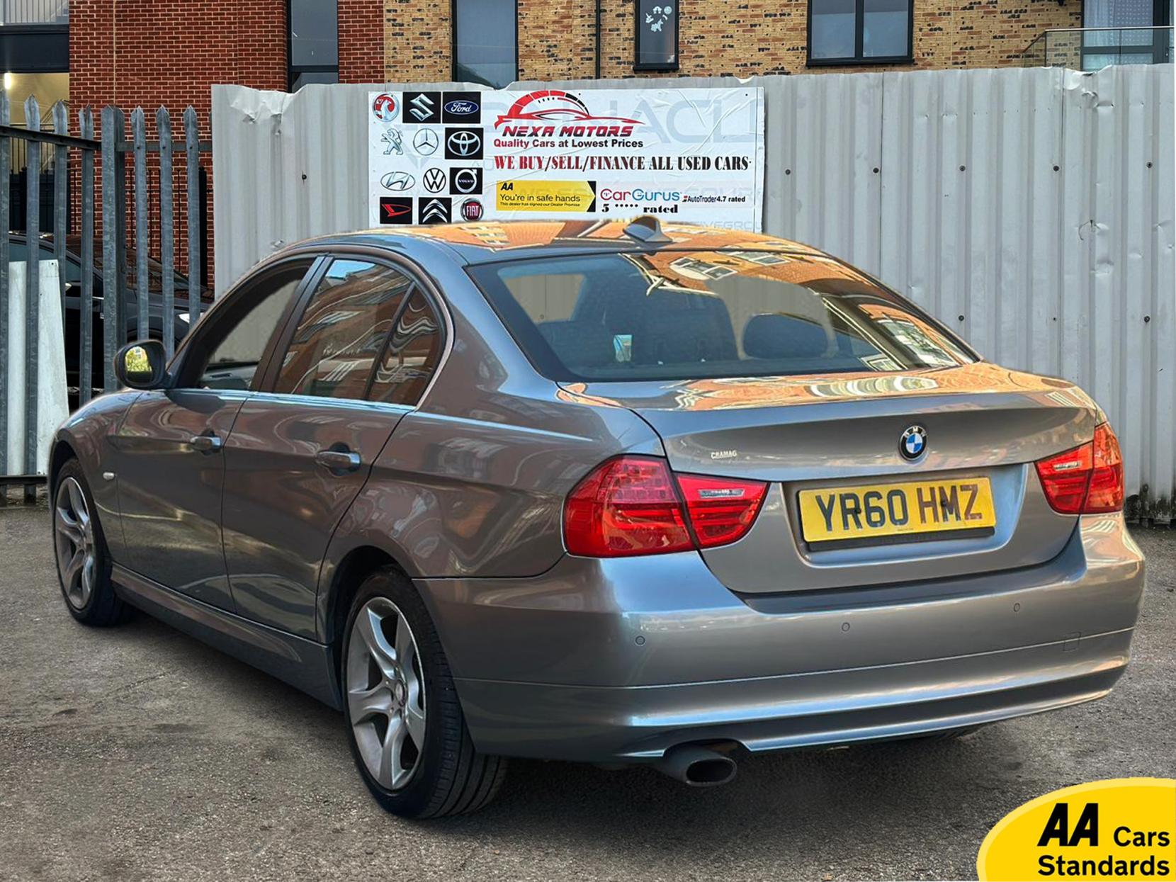 BMW 3 Series 2.0 318i Exclusive Edition Saloon 4dr Petrol Steptronic Euro 5 (143 ps)