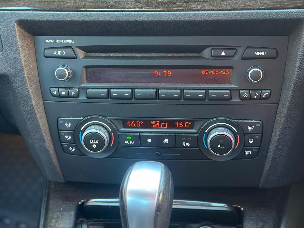 BMW 3 Series 2.0 318i Exclusive Edition Saloon 4dr Petrol Steptronic Euro 5 (143 ps)