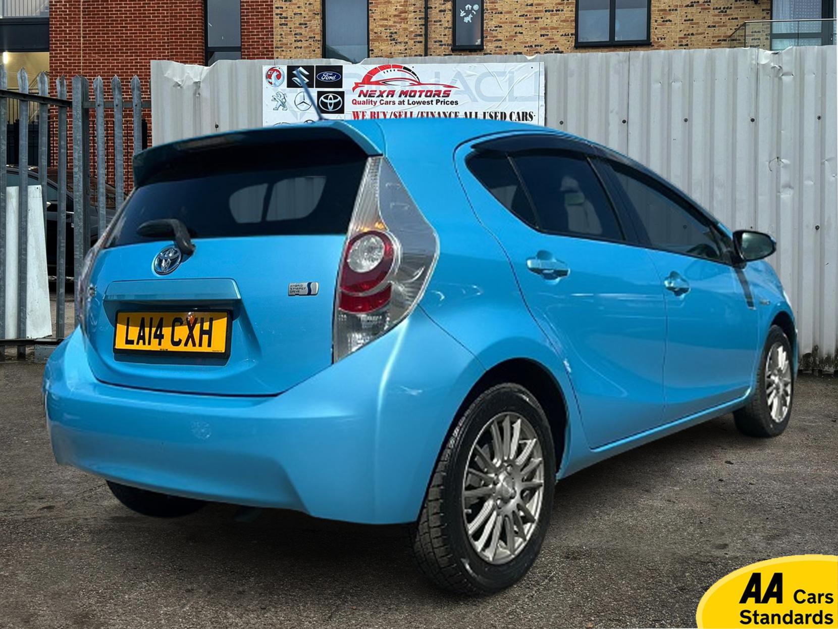 Toyota Yaris 1.5 VVT-h Icon Plus Hatchback 5dr Petrol Hybrid CVT Euro 5 (101 ps)