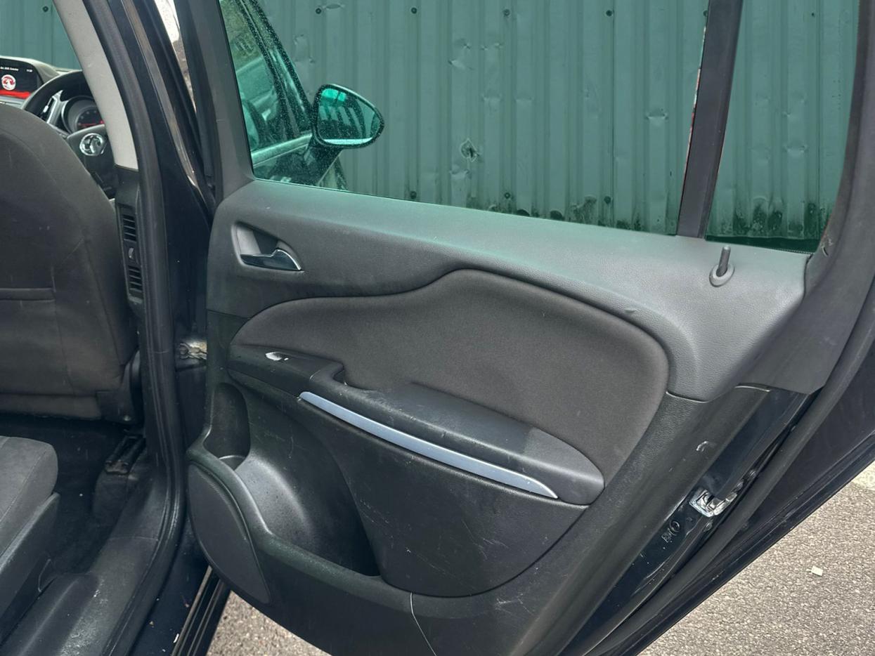 Vauxhall Zafira Tourer 1.4i Turbo Tech Line MPV 5dr Petrol Manual Euro 6 (140 ps)