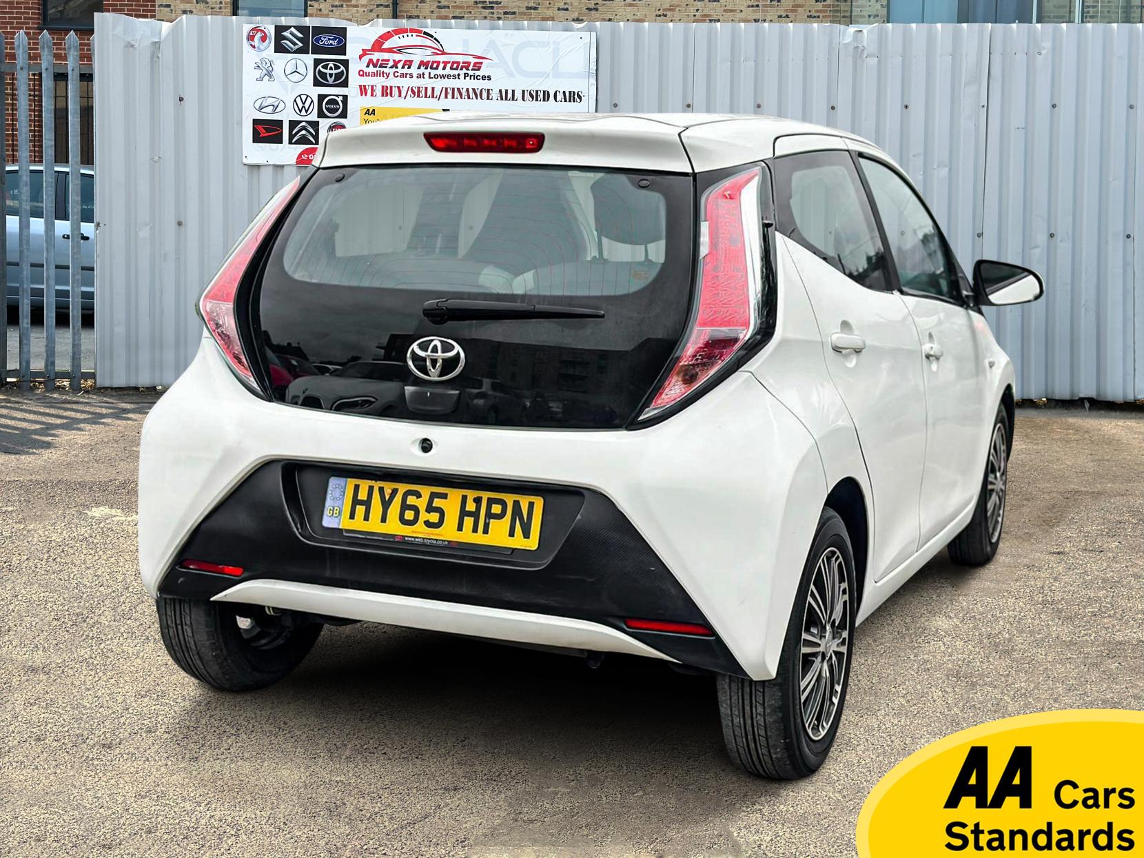 Toyota AYGO 1.0 VVT-i x-play Hatchback 5dr Petrol Manual Euro 5 Euro 5 (68 ps)