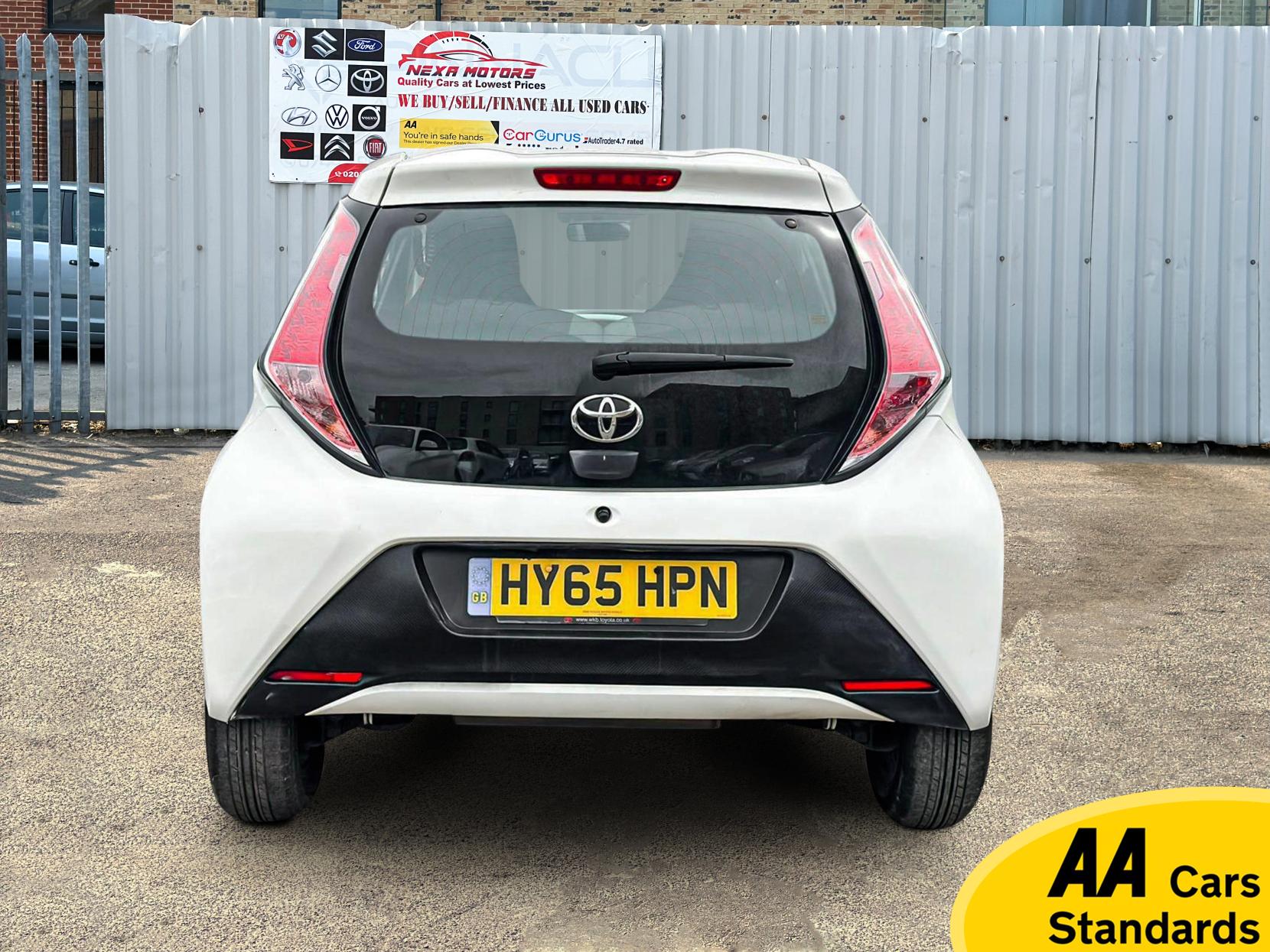 Toyota AYGO 1.0 VVT-i x-play Hatchback 5dr Petrol Manual Euro 5 Euro 5 (68 ps)