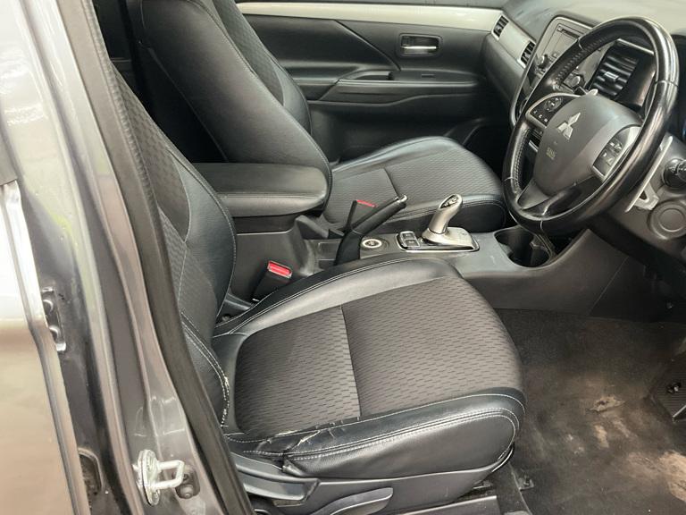 Mitsubishi Outlander 2.0h 12kWh GX3h SUV 5dr Petrol Plug-in Hybrid CVT 4WD Euro 5 (s/s) (200 ps)