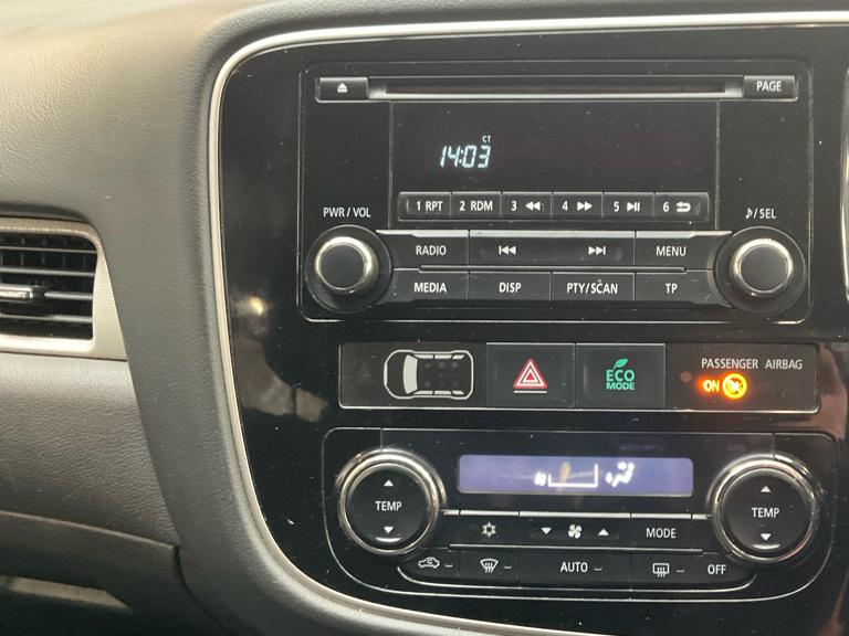 Mitsubishi Outlander 2.0h 12kWh GX3h SUV 5dr Petrol Plug-in Hybrid CVT 4WD Euro 5 (s/s) (200 ps)