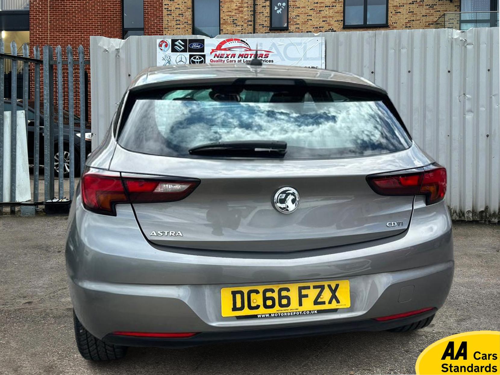 Vauxhall Astra 1.6 CDTi ecoTEC BlueInjection SRi Hatchback 5dr Diesel Manual Euro 6 (110 ps)