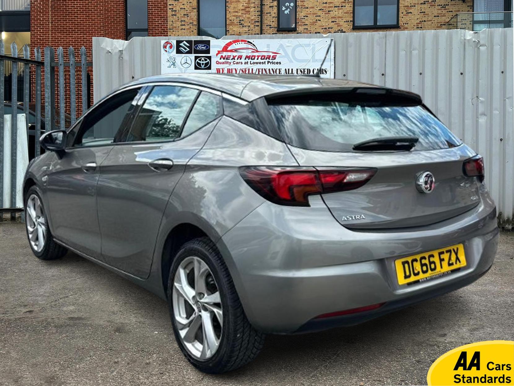 Vauxhall Astra 1.6 CDTi ecoTEC BlueInjection SRi Hatchback 5dr Diesel Manual Euro 6 (110 ps)