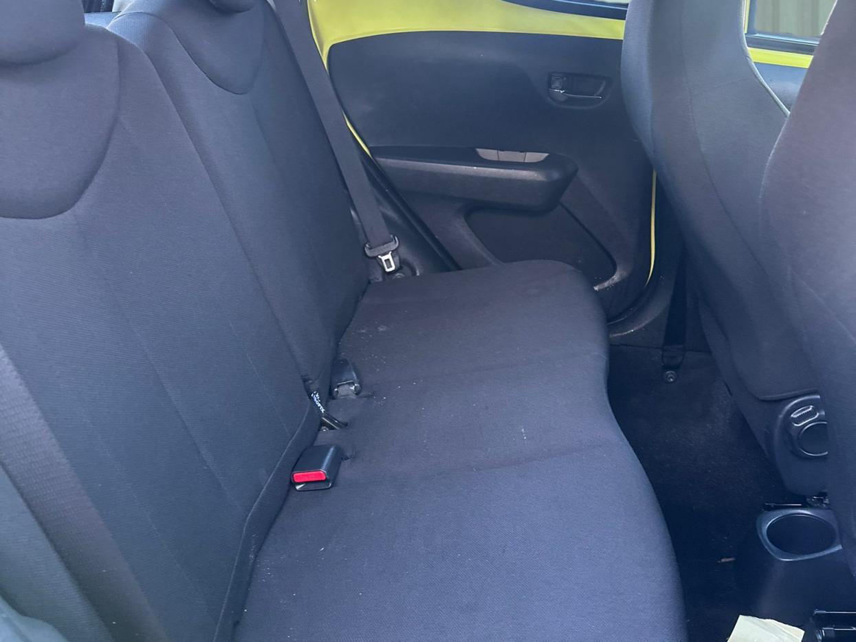 Toyota AYGO 1.0 VVT-i x-cite 3 Yellow Bi-Tone Hatchback 5dr Petrol x-shift Euro 6 (68 ps)