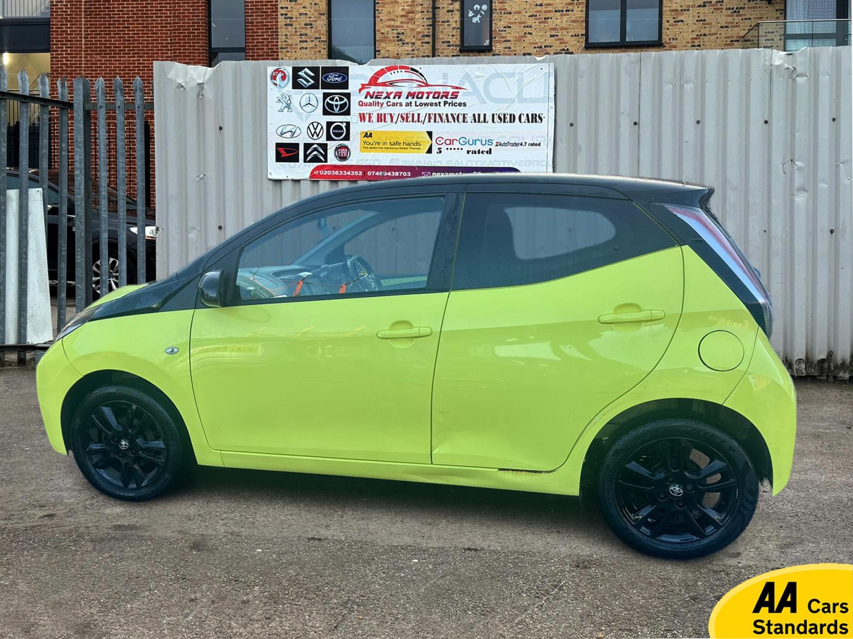 Toyota AYGO 1.0 VVT-i x-cite 3 Yellow Bi-Tone Hatchback 5dr Petrol x-shift Euro 6 (68 ps)