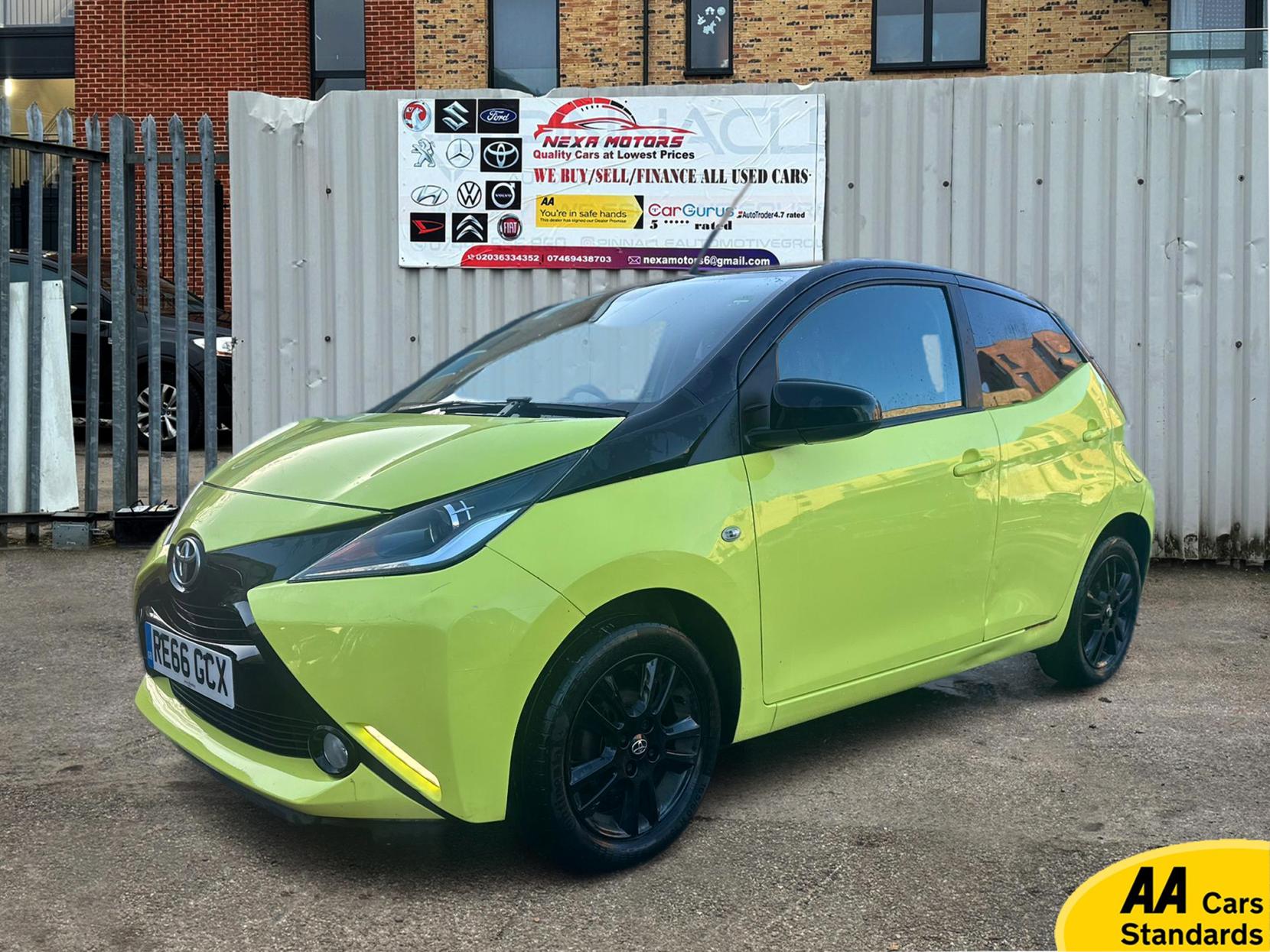 Toyota AYGO 1.0 VVT-i x-cite 3 Yellow Bi-Tone Hatchback 5dr Petrol x-shift Euro 6 (68 ps)