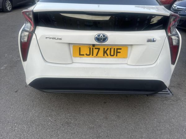 Toyota Prius 1.5 Saloon 4dr Petrol Hybrid CVT (120 g/km, 70 bhp)