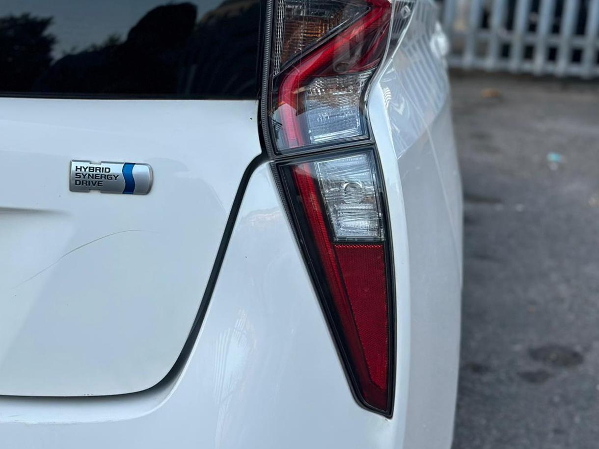 Toyota Prius 1.8 VVT-h Active Hatchback 5dr Petrol Hybrid CVT Euro 6 (s/s) (122 ps)