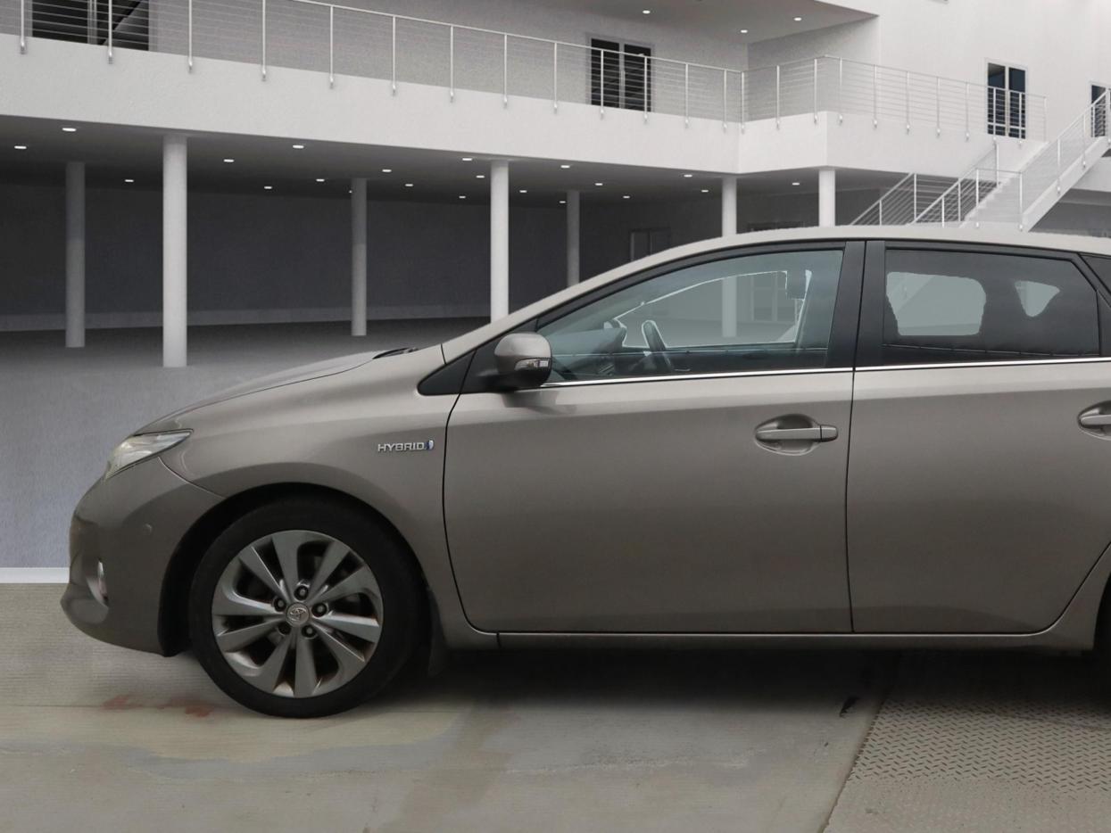 Toyota Auris 1.8 VVT-h Excel Hatchback 5dr Petrol Hybrid CVT Euro 5 (s/s) (136 ps)