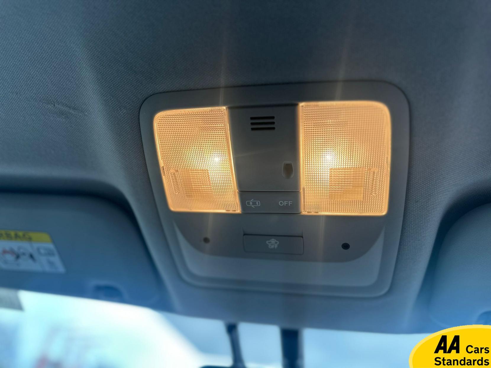 Toyota Auris 1.8 VVT-h Excel Hatchback 5dr Petrol Hybrid CVT Euro 5 (s/s) (136 ps)