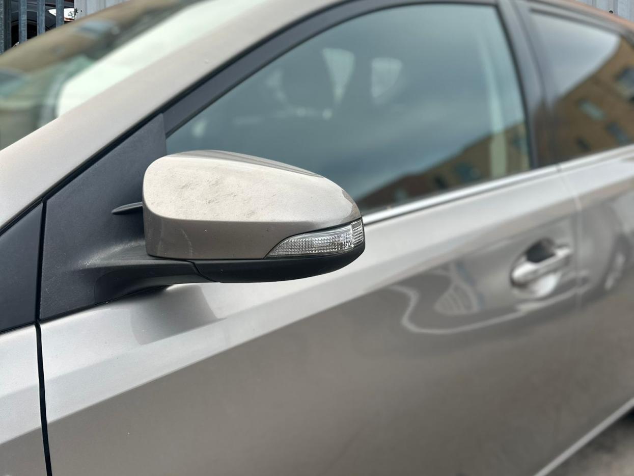 Toyota Auris 1.8 VVT-h Excel Hatchback 5dr Petrol Hybrid CVT Euro 5 (s/s) (136 ps)