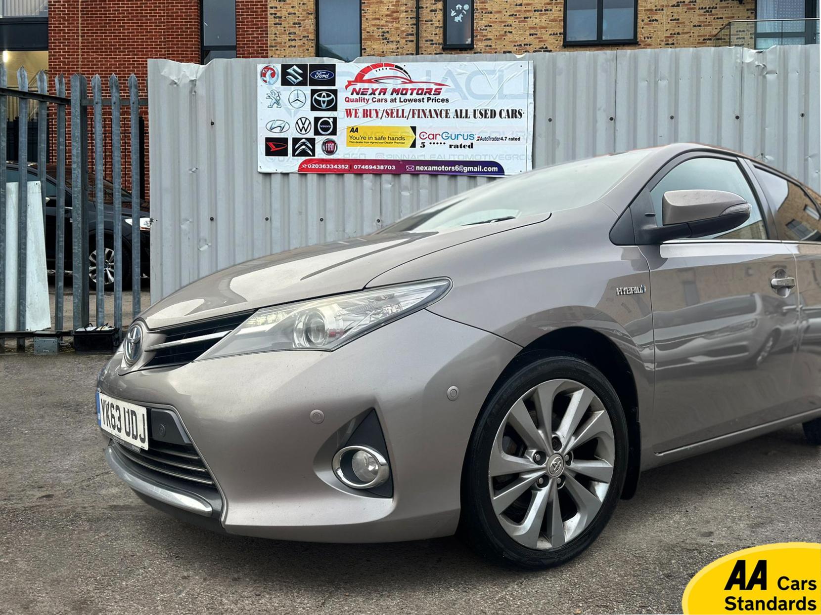 Toyota Auris 1.8 VVT-h Excel Hatchback 5dr Petrol Hybrid CVT Euro 5 (s/s) (136 ps)