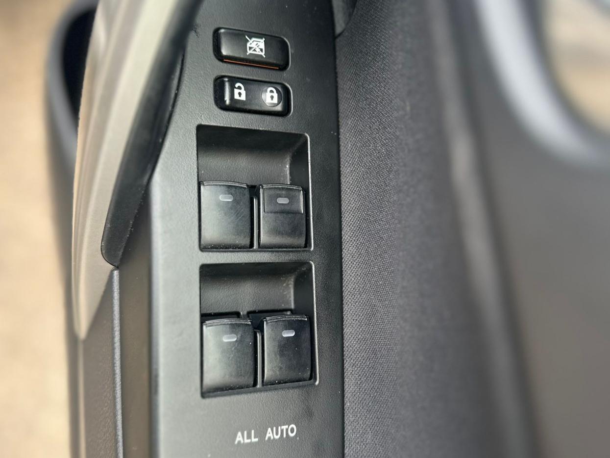 Toyota Auris 1.8 VVT-h Excel Hatchback 5dr Petrol Hybrid CVT Euro 5 (s/s) (136 ps)