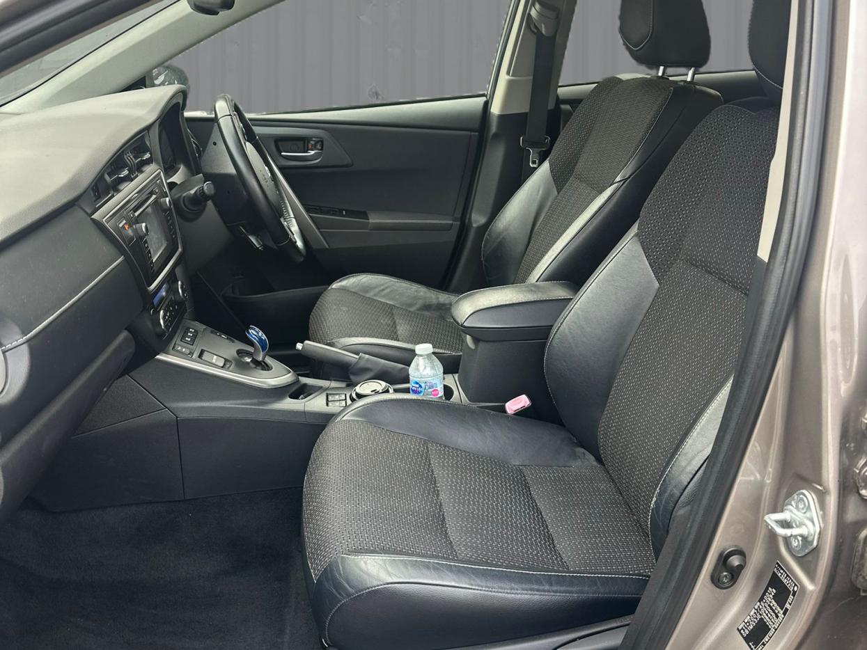 Toyota Auris 1.8 VVT-h Excel Hatchback 5dr Petrol Hybrid CVT Euro 5 (s/s) (136 ps)