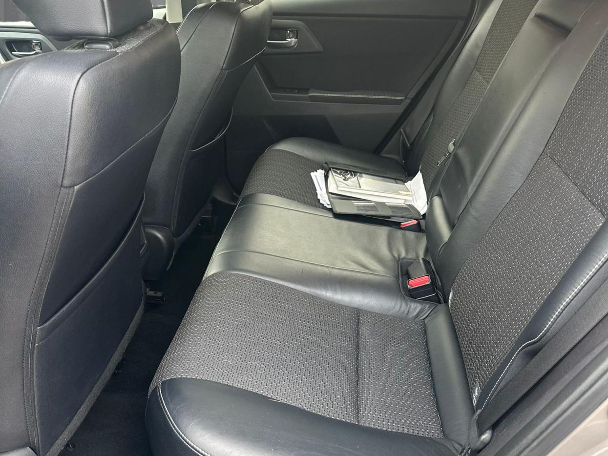 Toyota Auris 1.8 VVT-h Excel Hatchback 5dr Petrol Hybrid CVT Euro 5 (s/s) (136 ps)