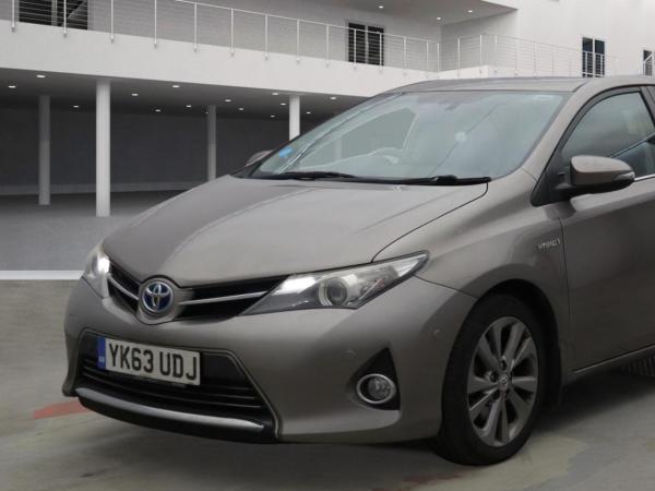 Toyota Auris 1.8 VVT-h Excel Hatchback 5dr Petrol Hybrid CVT Euro 5 (s/s) (136 ps)