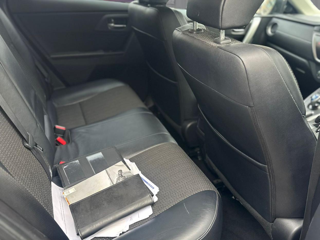 Toyota Auris 1.8 VVT-h Excel Hatchback 5dr Petrol Hybrid CVT Euro 5 (s/s) (136 ps)