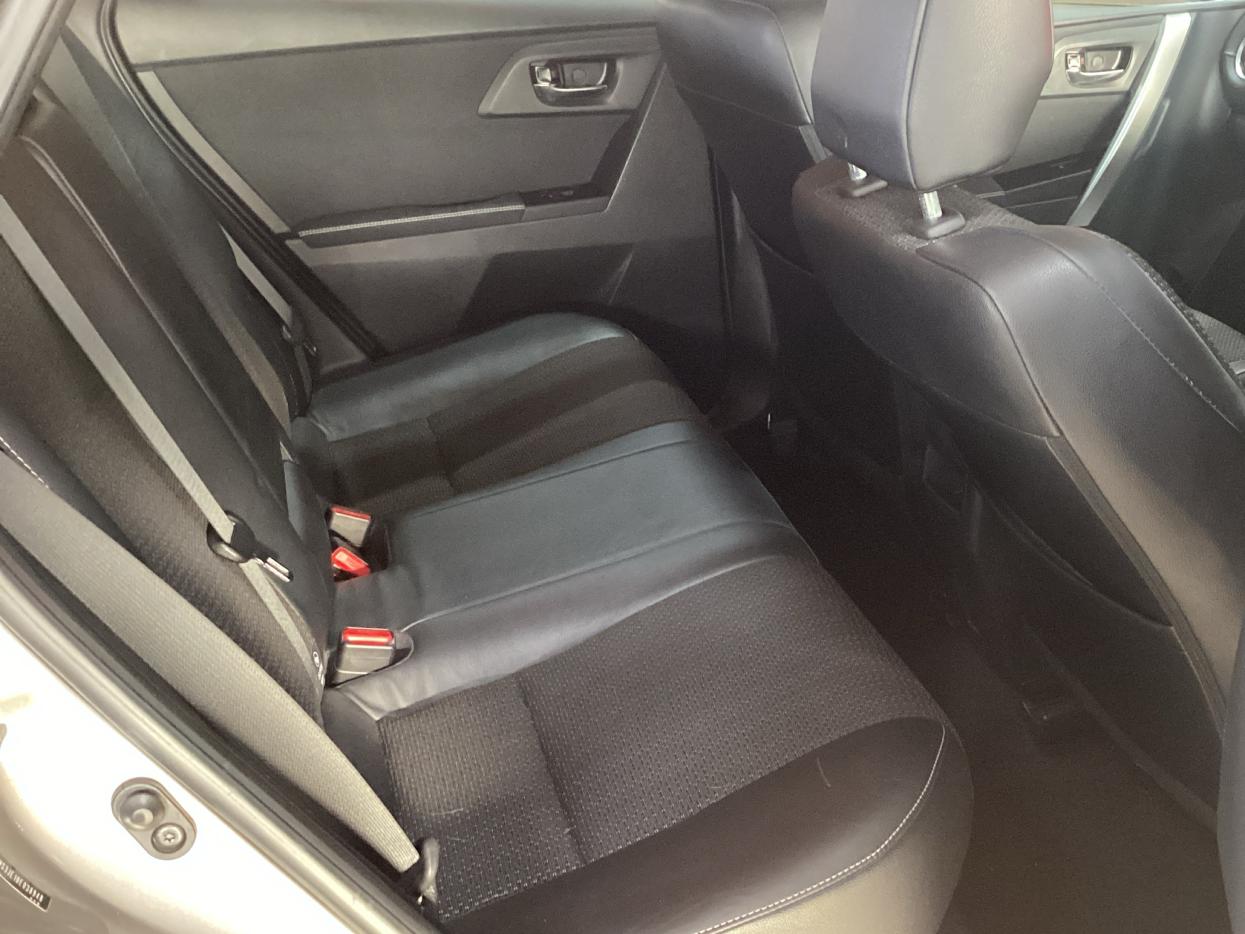 Toyota Auris 1.8 VVT-h Excel Hatchback 5dr Petrol Hybrid CVT Euro 5 (s/s) (136 ps)