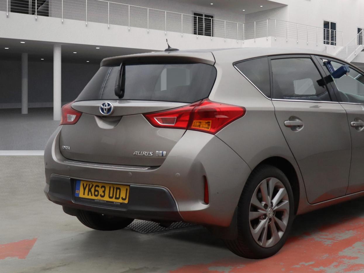 Toyota Auris 1.8 VVT-h Excel Hatchback 5dr Petrol Hybrid CVT Euro 5 (s/s) (136 ps)