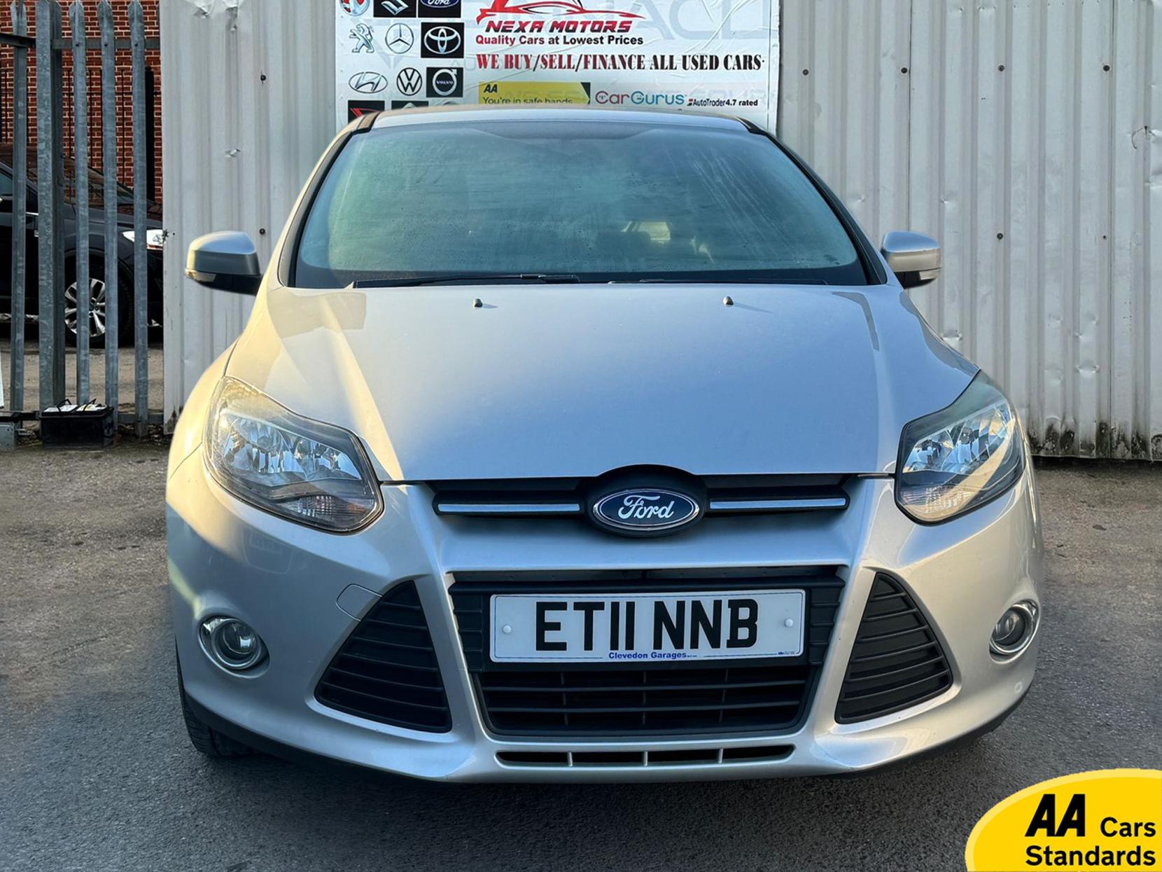 Ford Focus 1.6 Zetec Hatchback 5dr Petrol Manual Euro 5 (125 ps)