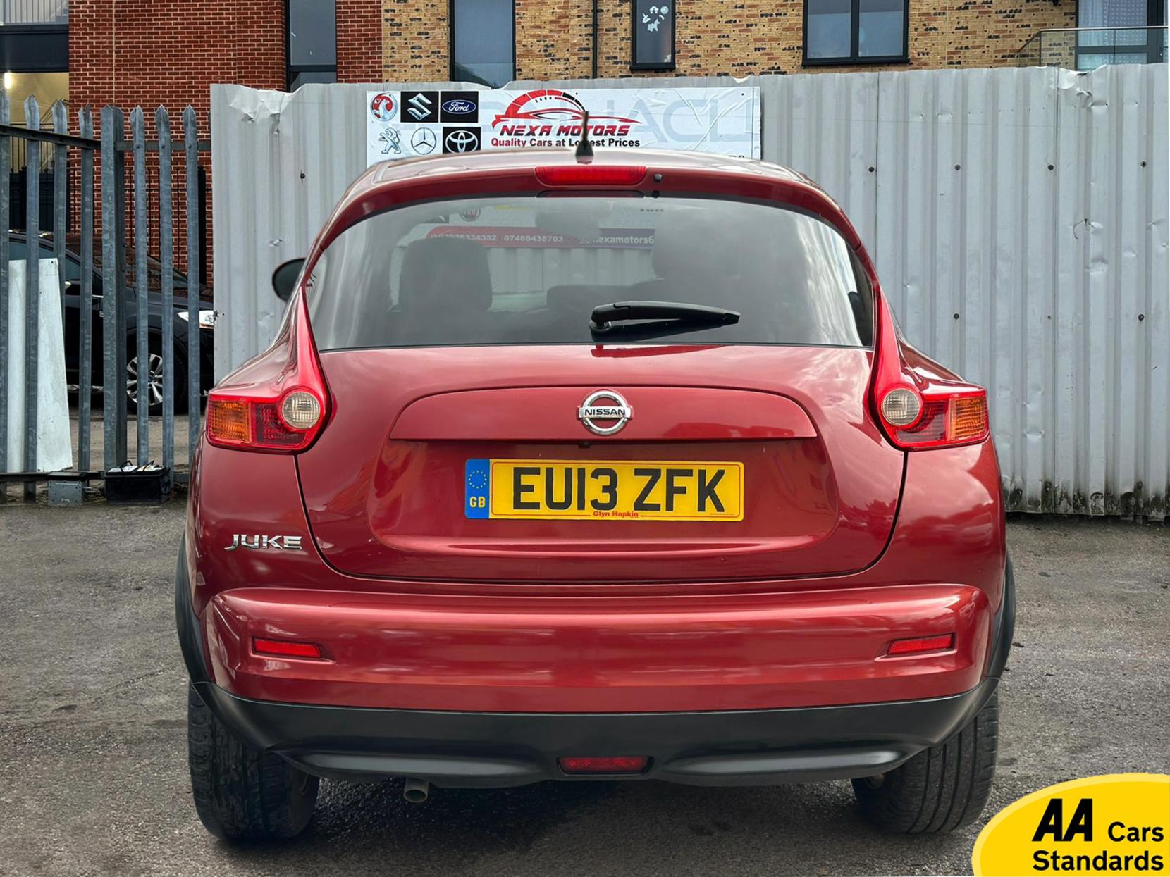 Nissan Juke 1.6 Acenta Premium SUV 5dr Petrol CVT Euro 5 (117 ps)