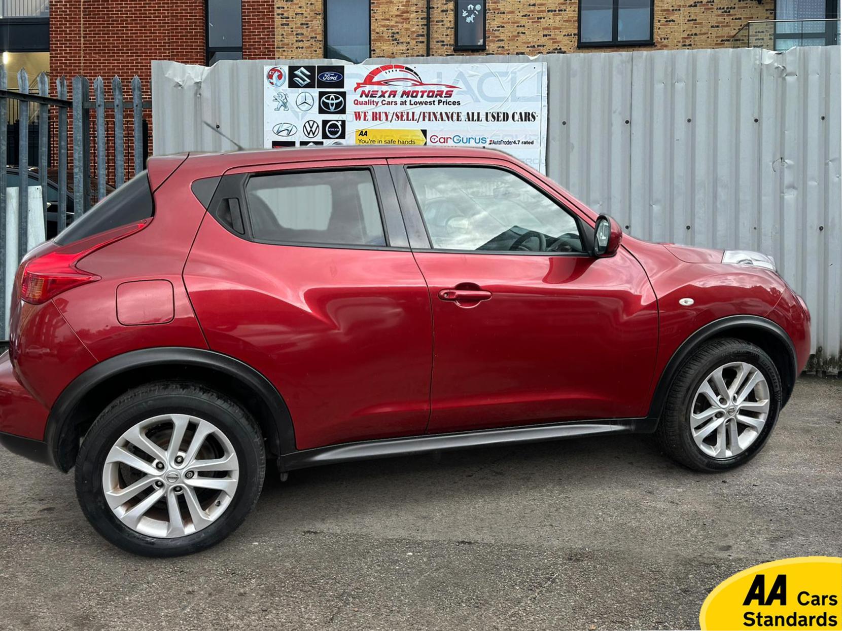 Nissan Juke 1.6 Acenta Premium SUV 5dr Petrol CVT Euro 5 (117 ps)