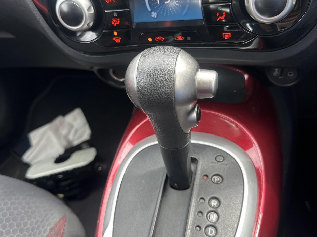 Nissan Juke 1.6 Acenta Premium SUV 5dr Petrol CVT Euro 5 (117 ps)