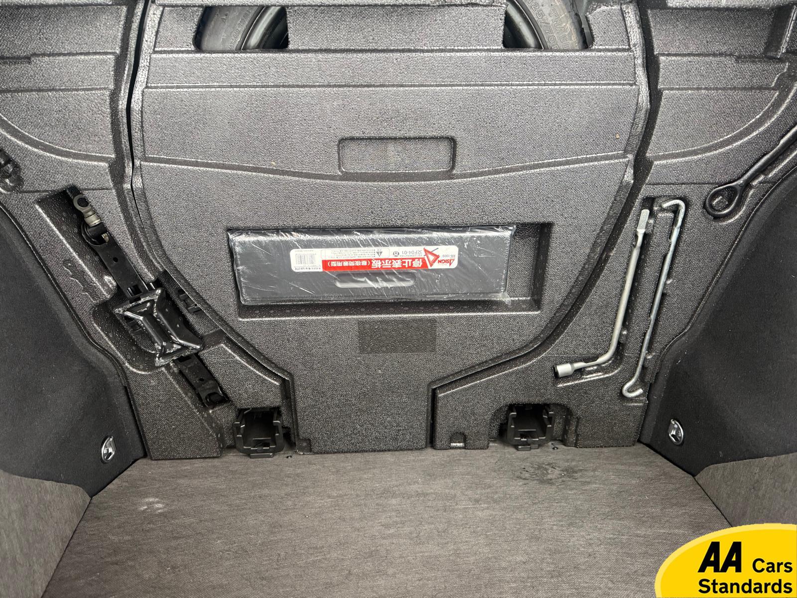 Toyota Prius 1.5 Saloon 4dr Petrol Hybrid CVT (120 g/km, 70 bhp)