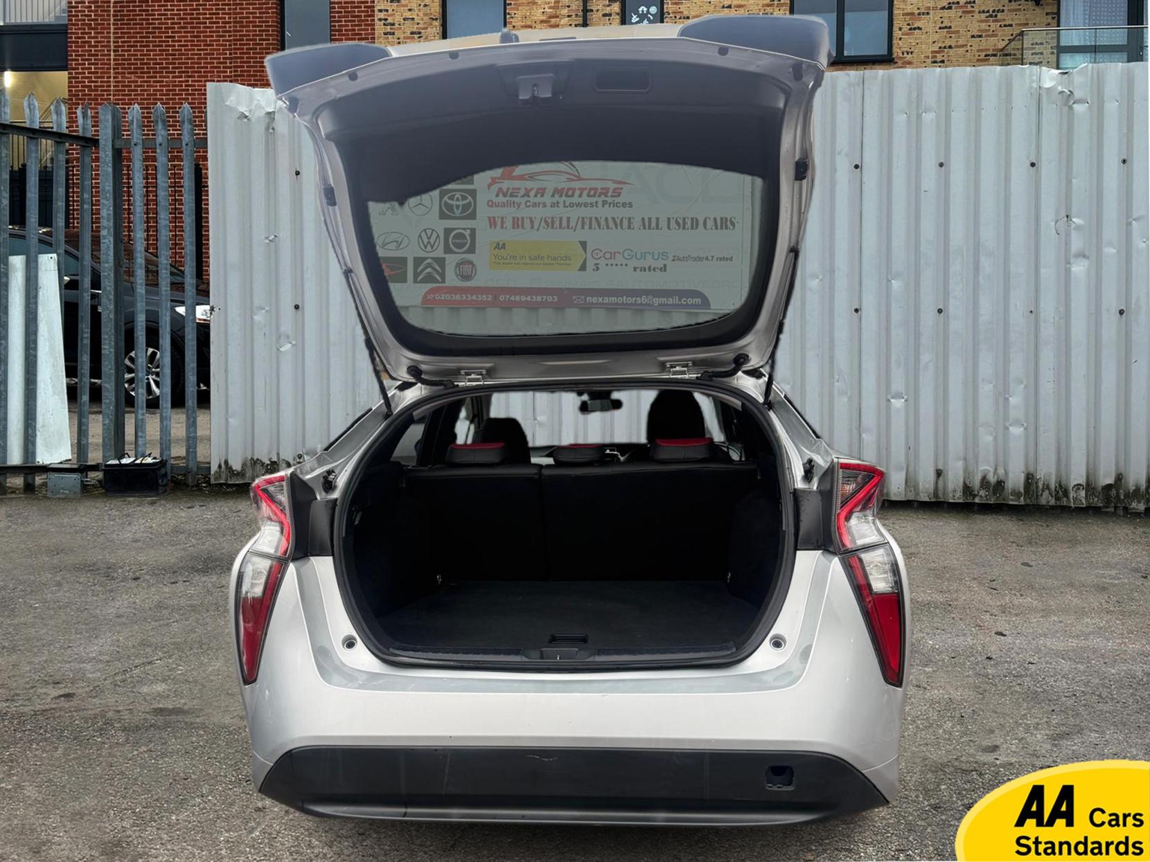 Toyota Prius 1.5 Saloon 4dr Petrol Hybrid CVT (120 g/km, 70 bhp)