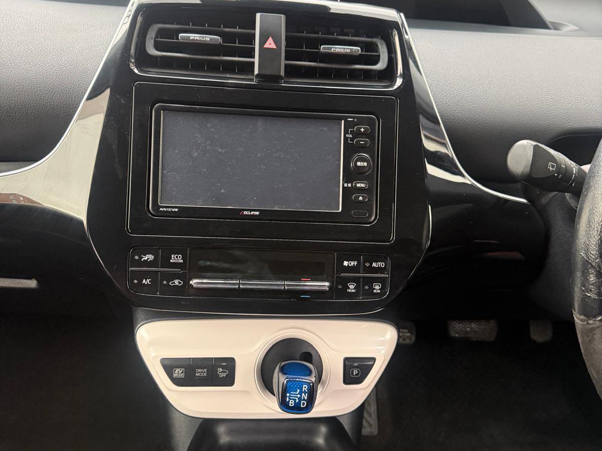 Toyota Prius 1.5 Saloon 4dr Petrol Hybrid CVT (120 g/km, 70 bhp)