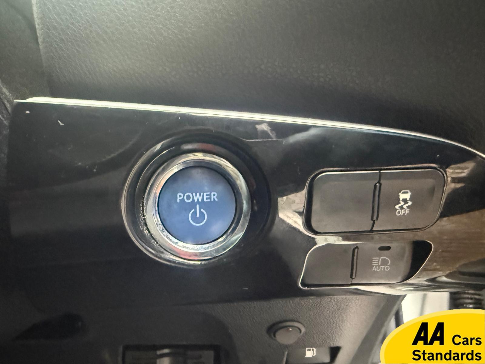 Toyota Prius 1.5 Saloon 4dr Petrol Hybrid CVT (120 g/km, 70 bhp)