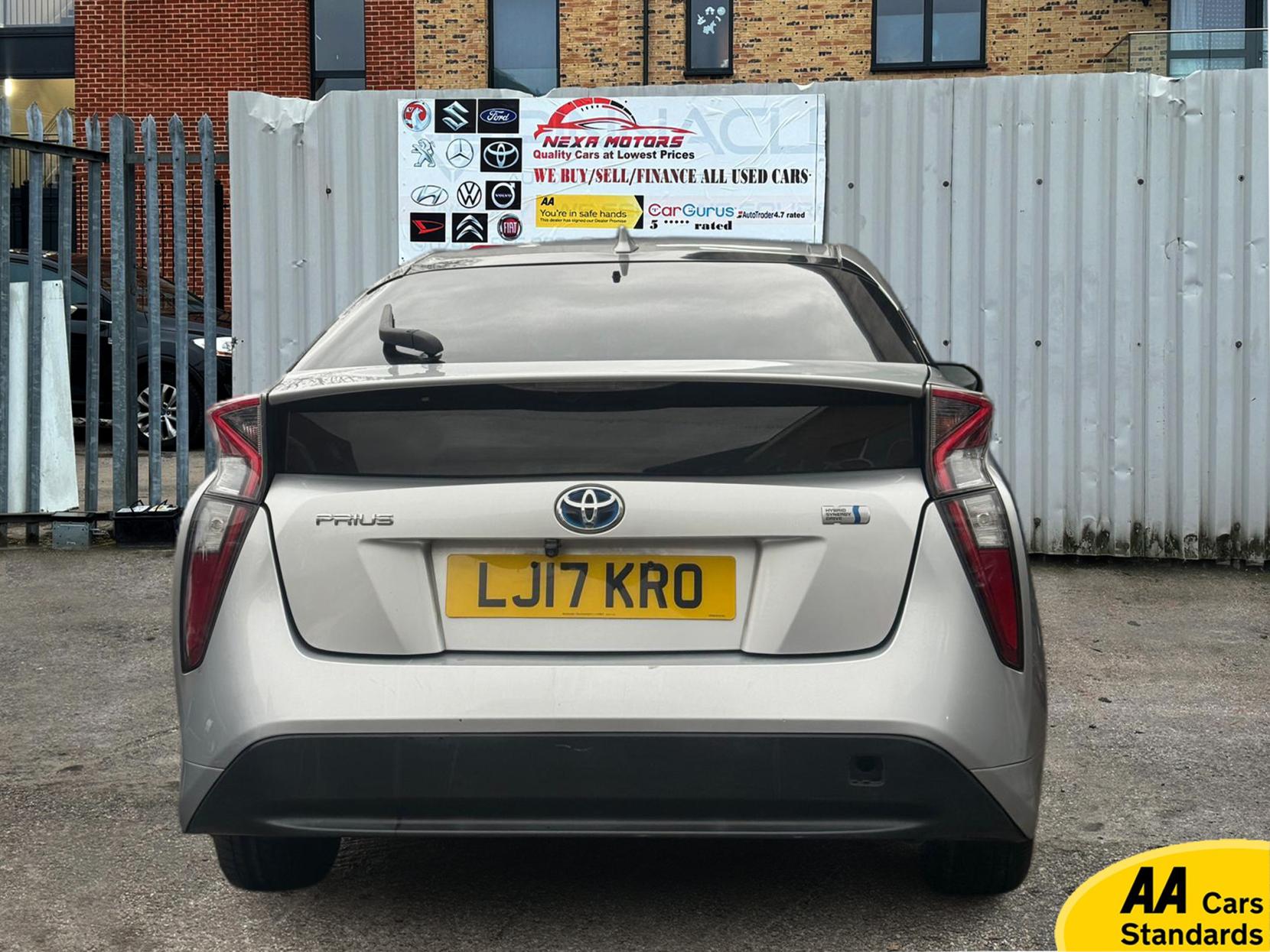 Toyota Prius 1.5 Saloon 4dr Petrol Hybrid CVT (120 g/km, 70 bhp)