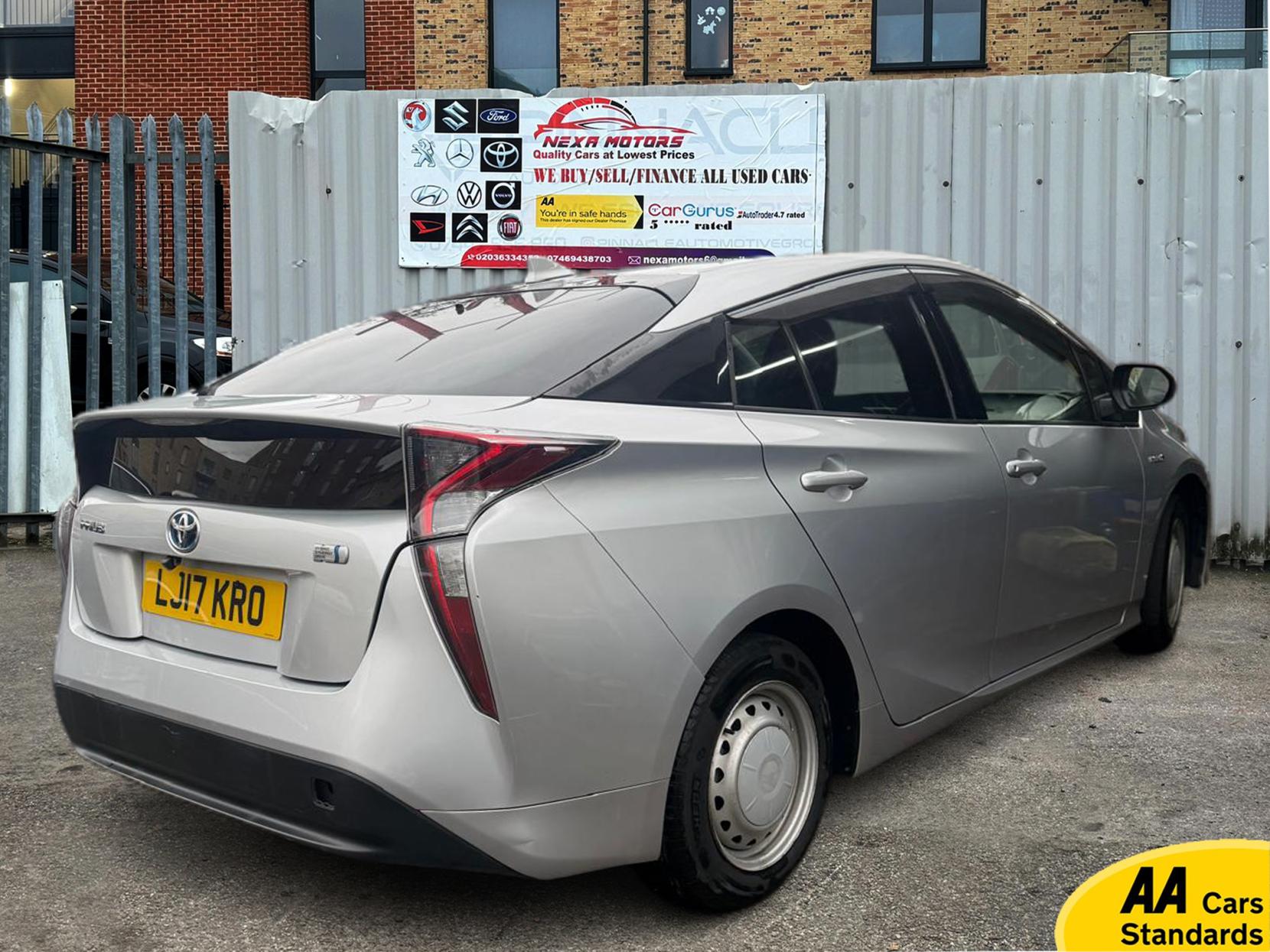 Toyota Prius 1.5 Saloon 4dr Petrol Hybrid CVT (120 g/km, 70 bhp)