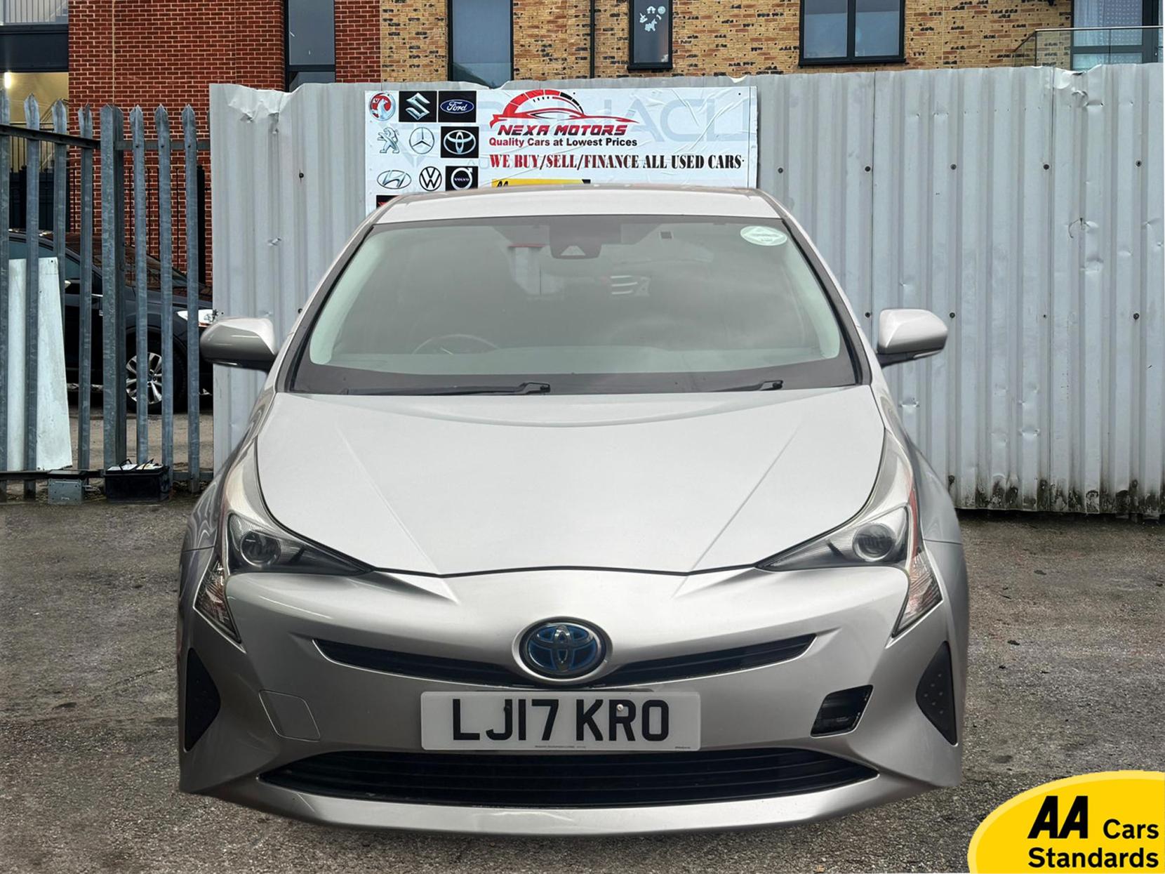 Toyota Prius 1.5 Saloon 4dr Petrol Hybrid CVT (120 g/km, 70 bhp)