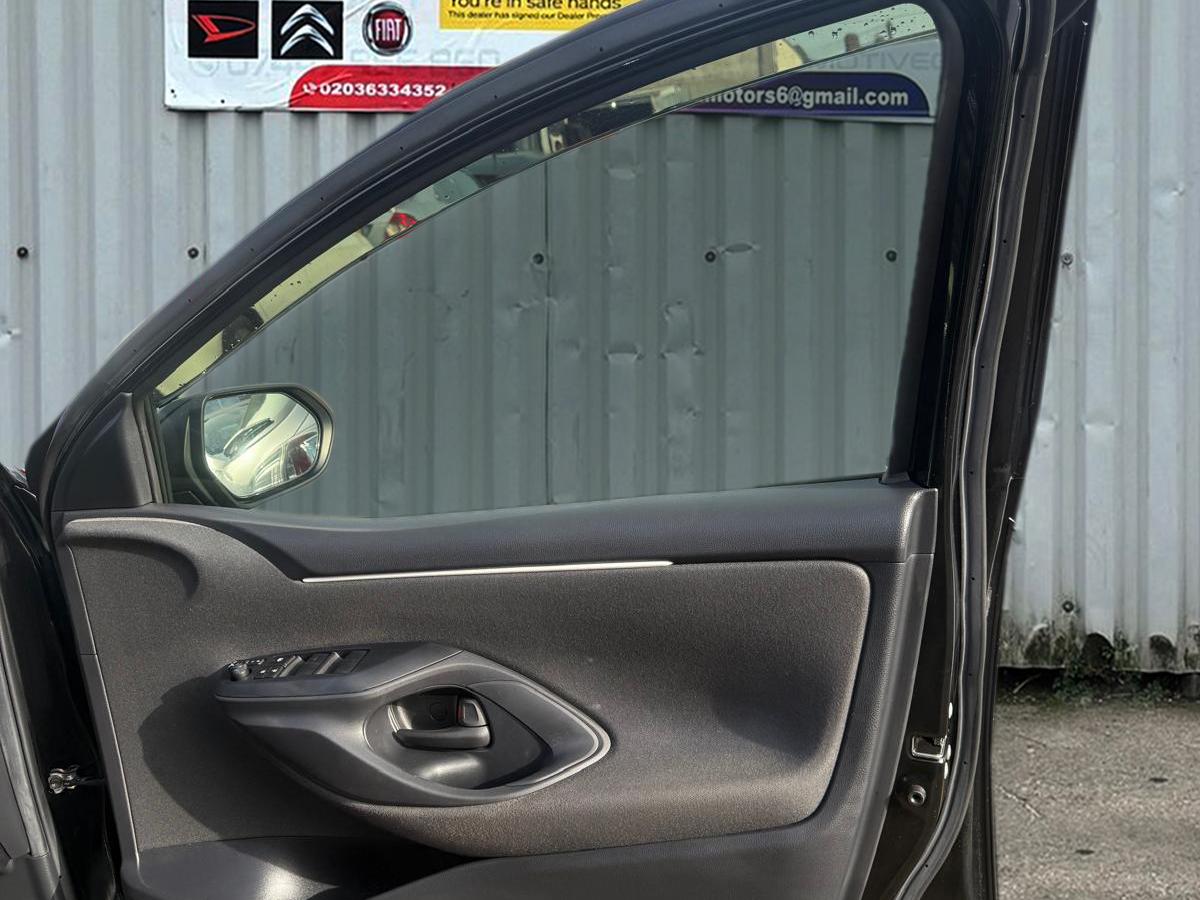 Toyota Yaris 1.5 VVT-h Design Hatchback 5dr Petrol Hybrid E-CVT Euro 6 (s/s) (116 ps)