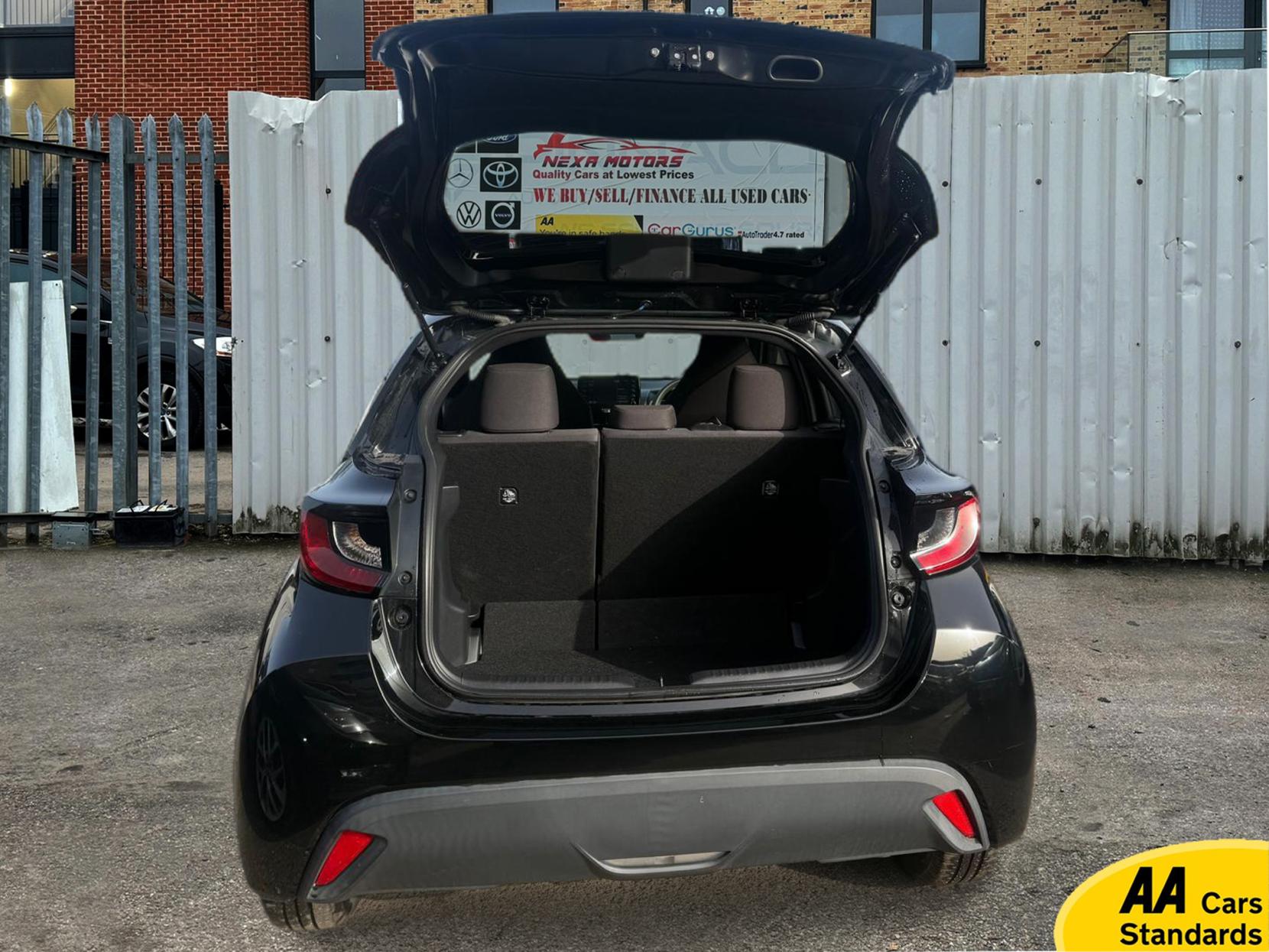 Toyota Yaris 1.5 VVT-h Design Hatchback 5dr Petrol Hybrid E-CVT Euro 6 (s/s) (116 ps)