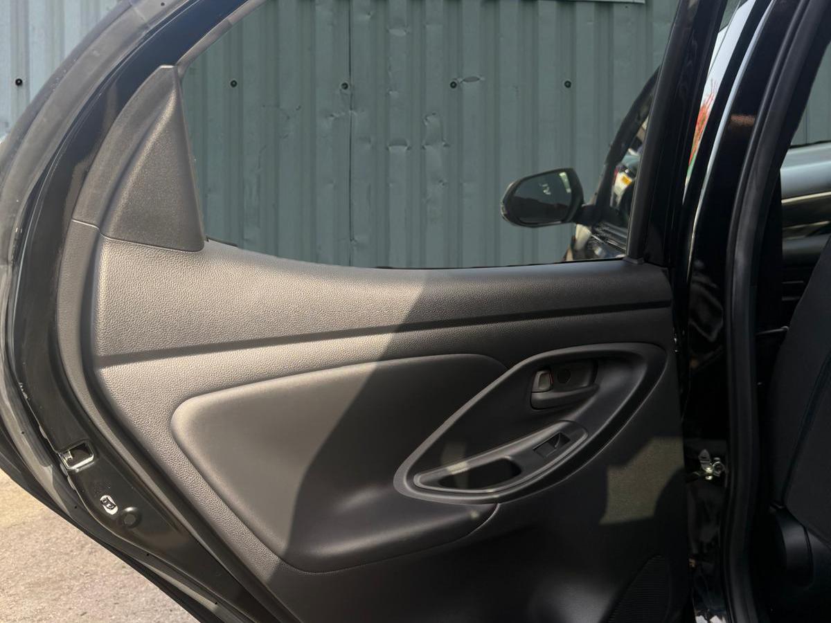 Toyota Yaris 1.5 VVT-h Design Hatchback 5dr Petrol Hybrid E-CVT Euro 6 (s/s) (116 ps)