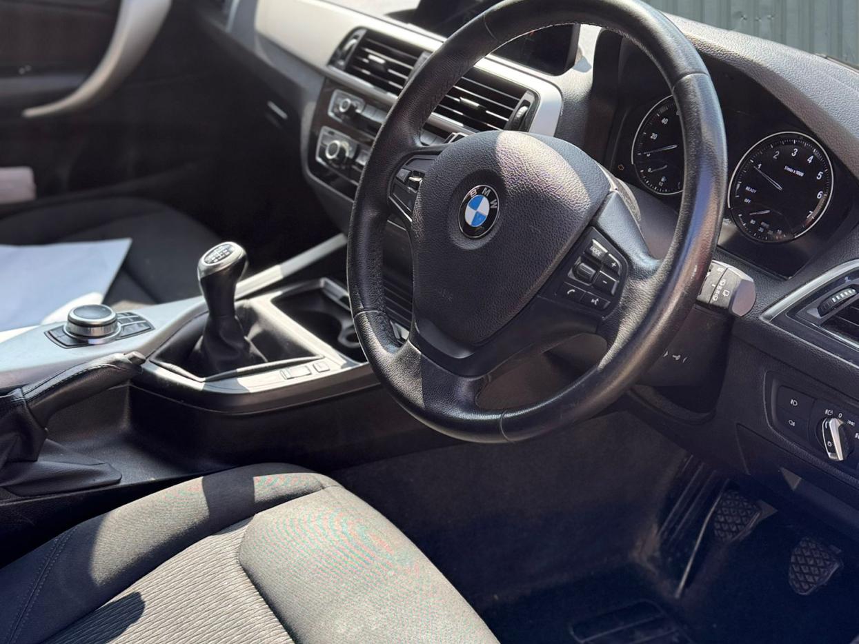 BMW 1 Series 1.5 118i SE Hatchback 5dr Petrol Manual Euro 6 (s/s) (136 ps)
