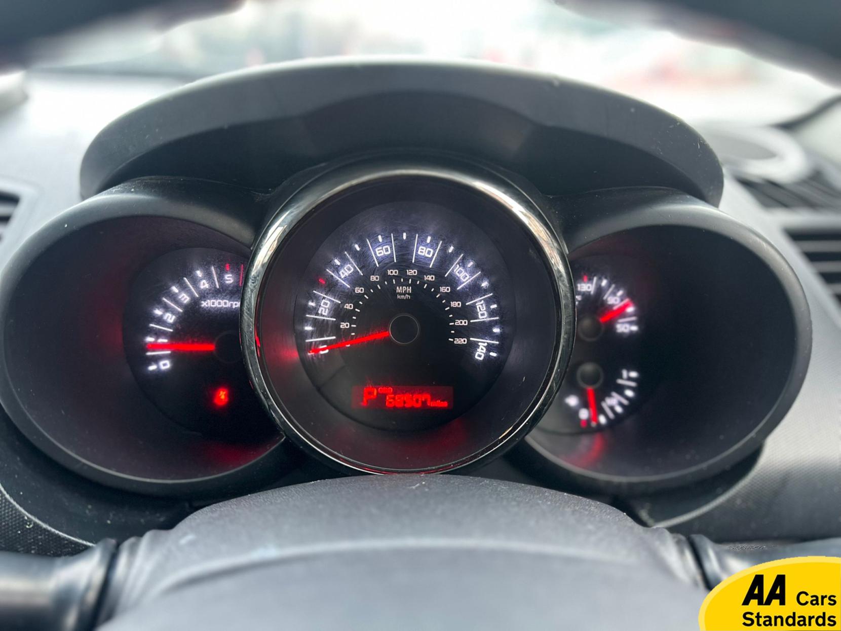 Kia Soul 1.6 CRDi 2 SUV 5dr Diesel Auto Euro 4 (126 bhp)