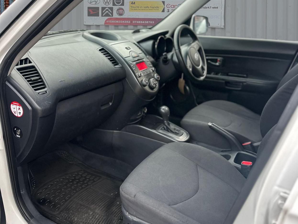Kia Soul 1.6 CRDi 2 SUV 5dr Diesel Auto Euro 4 (126 bhp)
