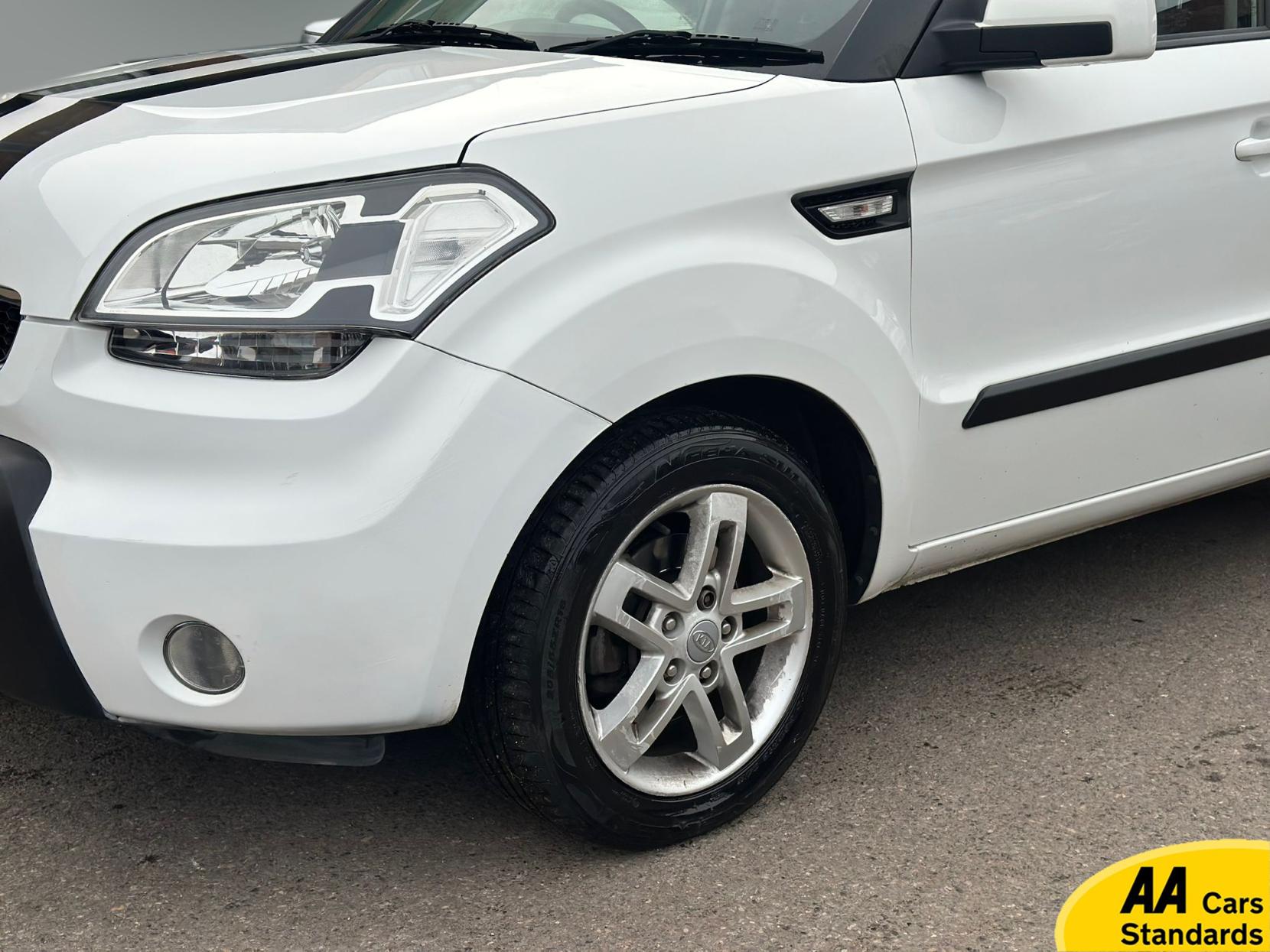 Kia Soul 1.6 CRDi 2 SUV 5dr Diesel Auto Euro 4 (126 bhp)