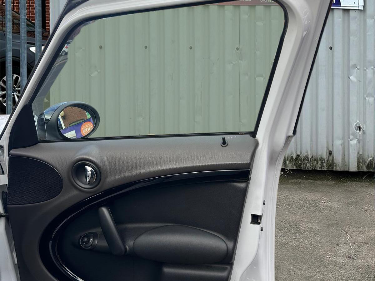 MINI Countryman 2.0 Cooper SD SUV 5dr Diesel Auto ALL4 Euro 5 (143 ps)