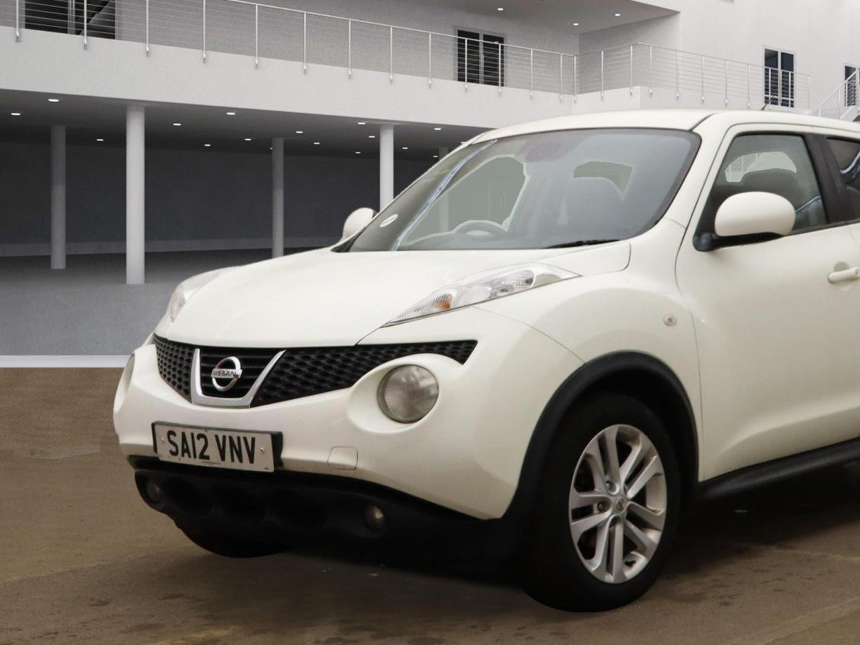 Nissan Juke 1.6 Tekna SUV 5dr Petrol CVT Euro 5 (117 ps)