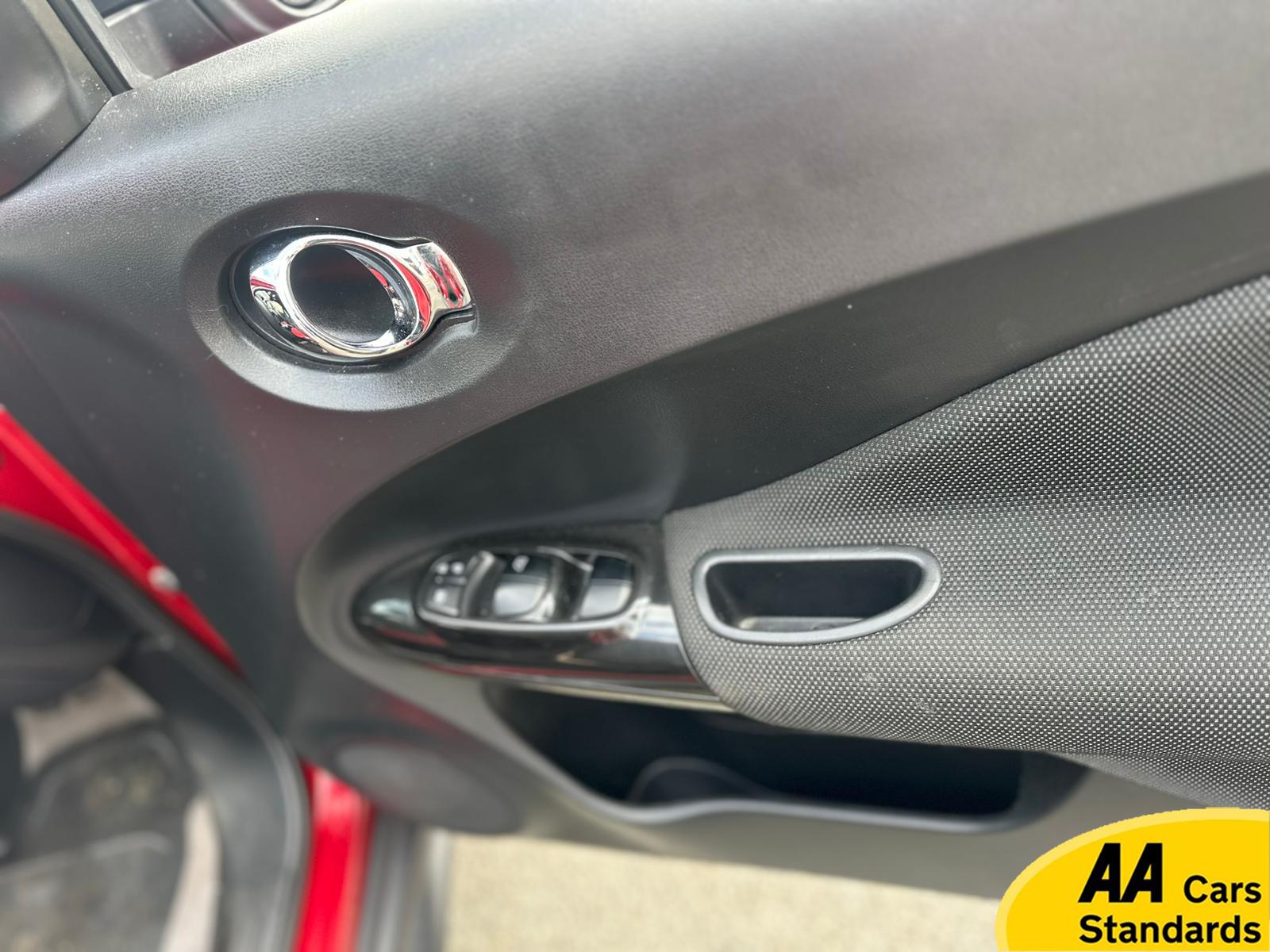 Nissan Juke 1.2 DIG-T N-Connecta SUV 5dr Petrol Manual Euro 6 (s/s) (115 ps)