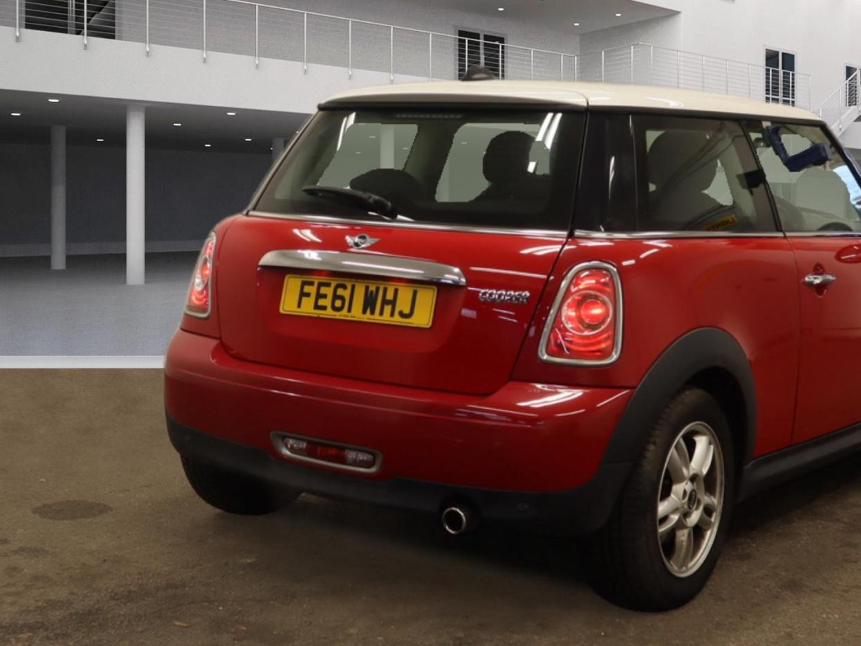 MINI Hatch 1.6 Cooper Hatchback 3dr Petrol Manual Euro 5 (s/s) (122 ps)