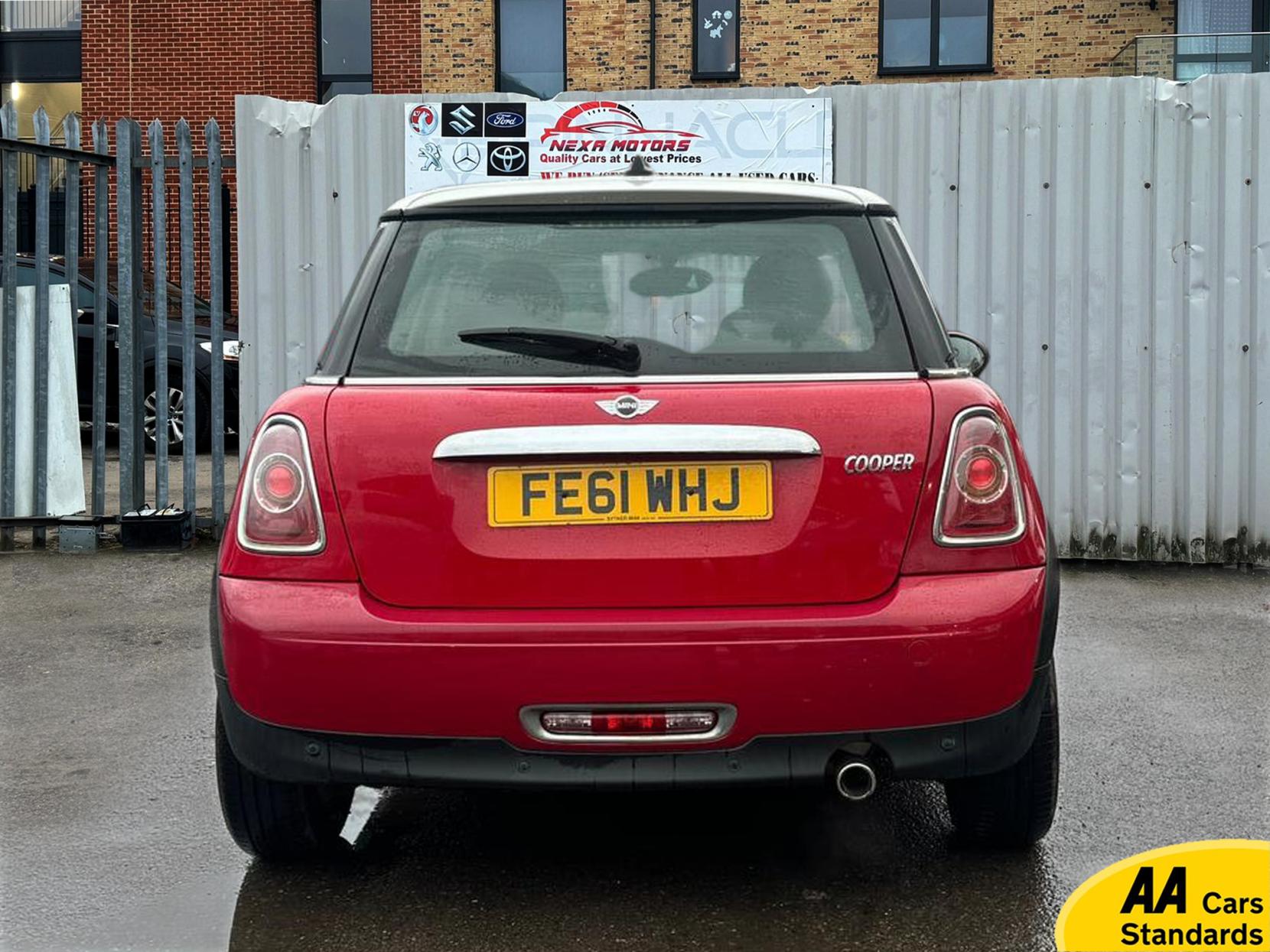 MINI Hatch 1.6 Cooper Hatchback 3dr Petrol Manual Euro 5 (s/s) (122 ps)