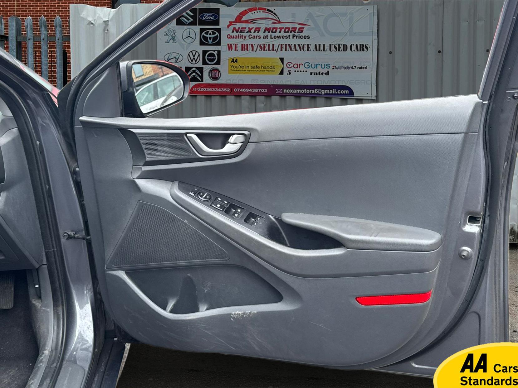 Hyundai IONIQ 1.6 h-GDi SE Hatchback 5dr Petrol Hybrid DCT Euro 6 (s/s) (141 ps)